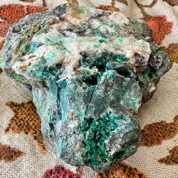 Emerald Green Malachite Crystalline Decor Accent - Picture 15 of 15